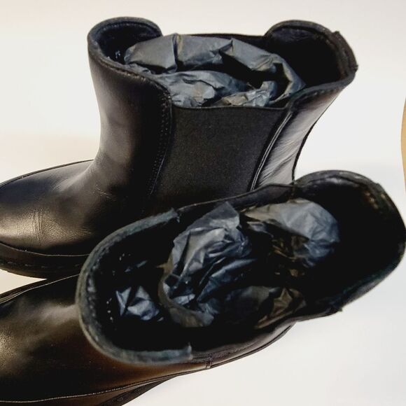Aquatalia Holly Black Leather Lub Boots and Dust Bag Size 8 NIB - Picture 12 of 14